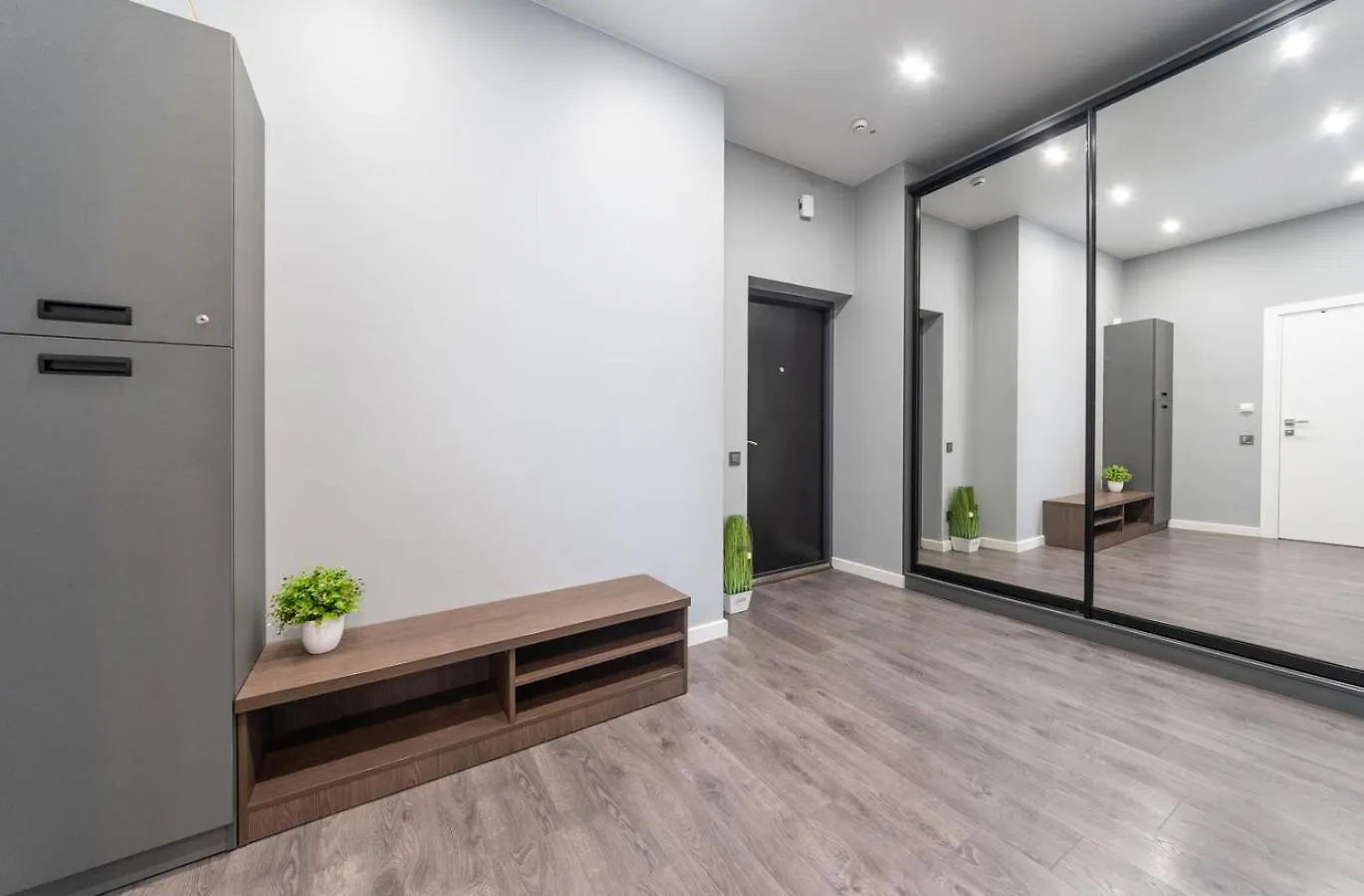 Big Vip Design Apartment In New Complex Kyiv