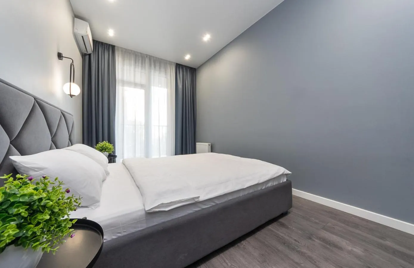 Big Vip Design Apartment In New Complex Kiev