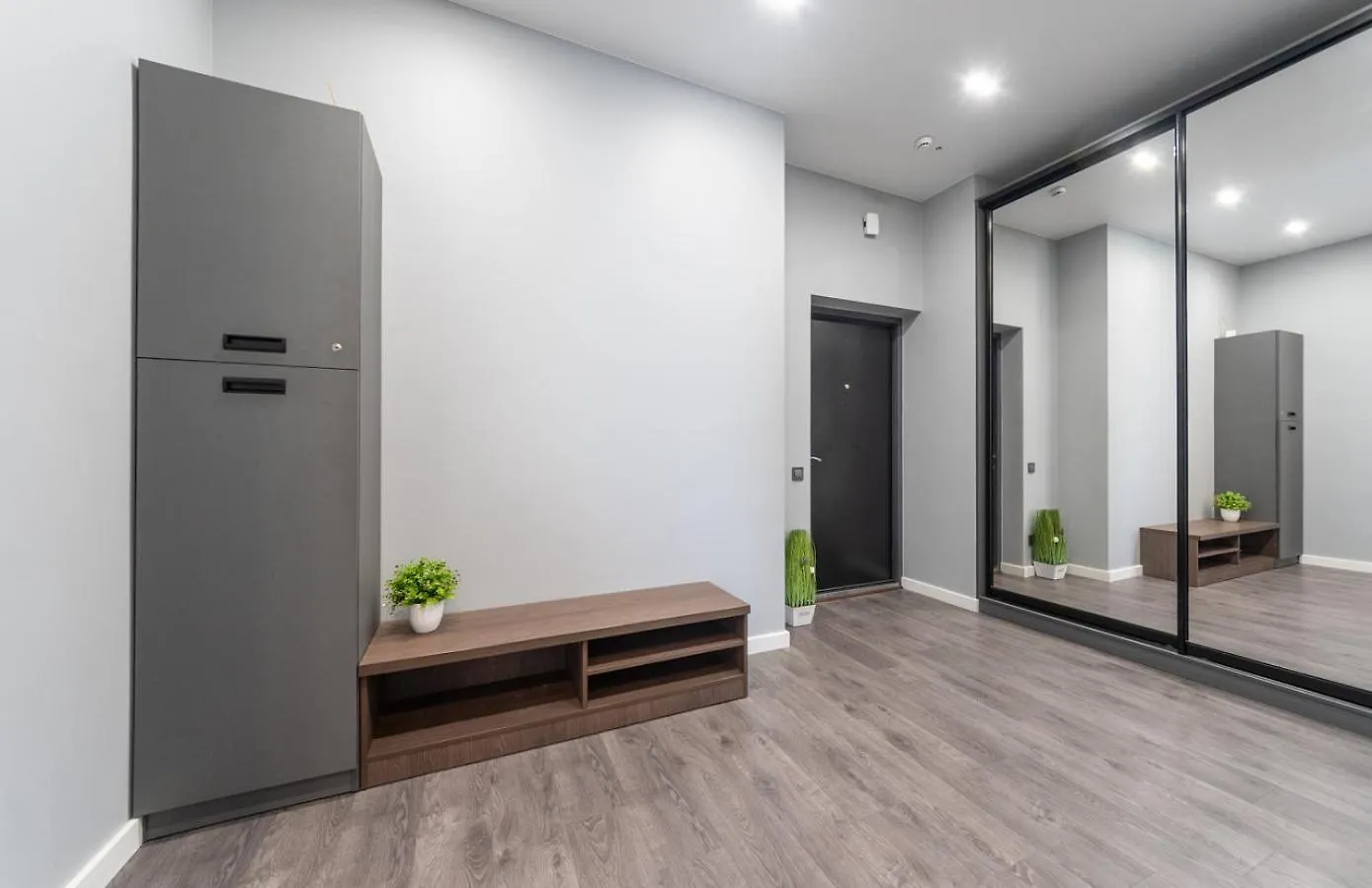 Big Vip Design Apartment In New Complex Kiev